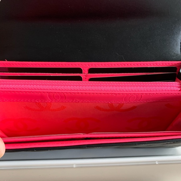 Authentic Chanel wallet🌷SOLD🌷 - Picture 3 of 7
